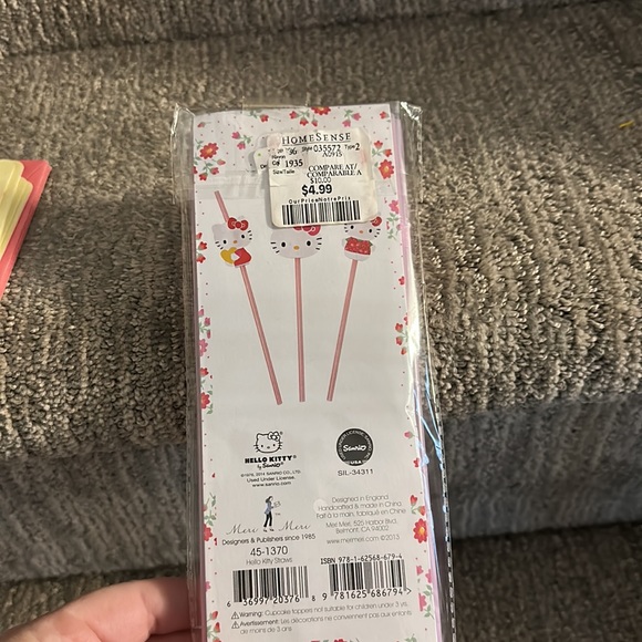 Hello kitty Lot Christmas stocking (mini) straws/toppers and 6 thank you cards - Picture 6 of 6